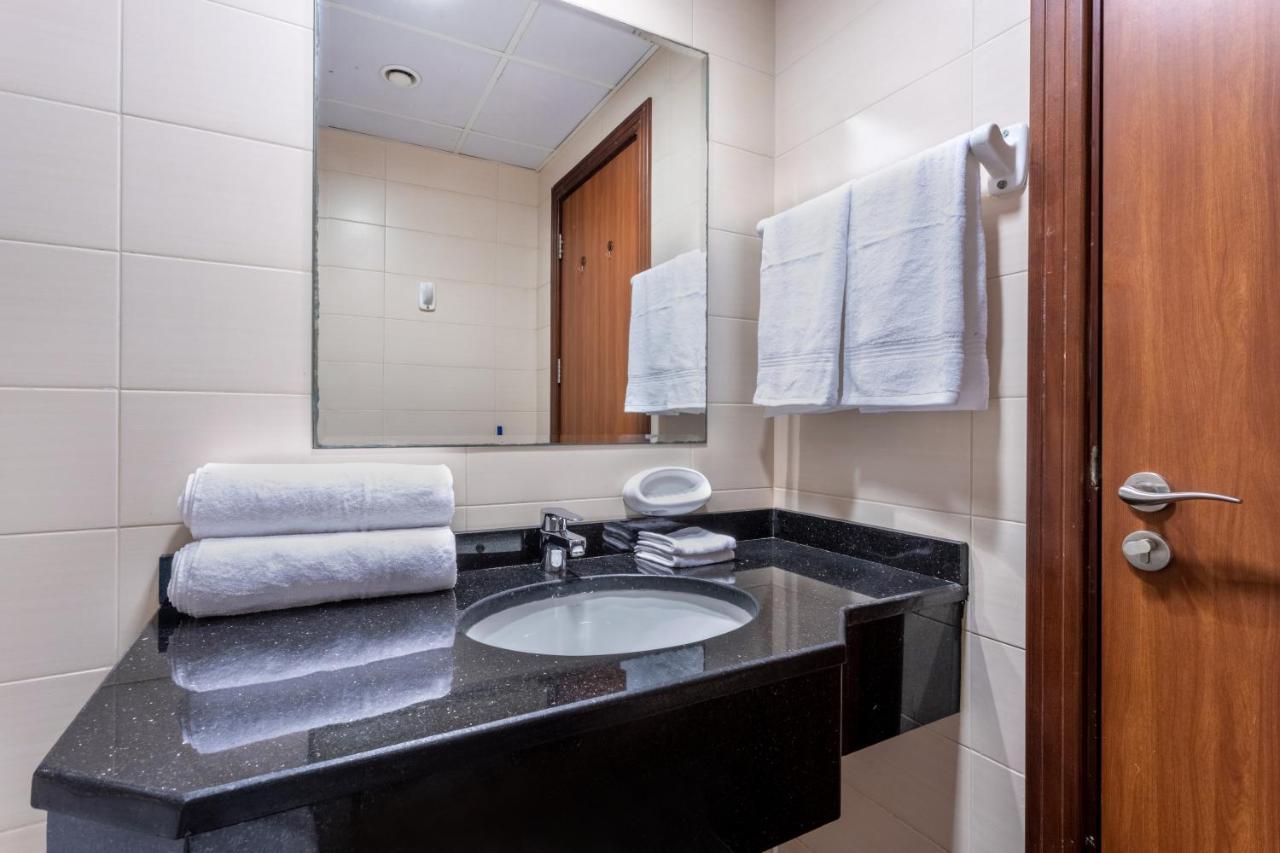 Live Spacious 3Br Apartment All En Suite & Balcony Dubai Bagian luar foto
