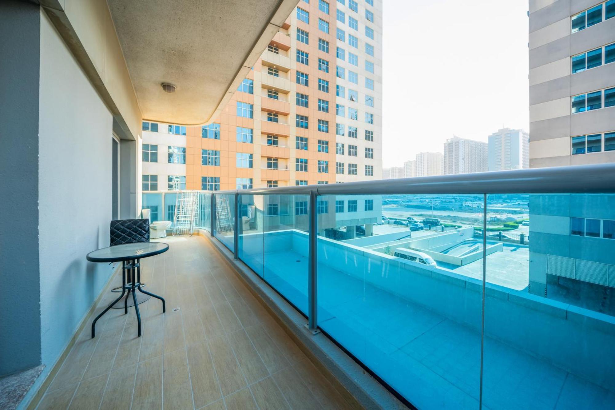 Live Spacious 3Br Apartment All En Suite & Balcony Dubai Bagian luar foto